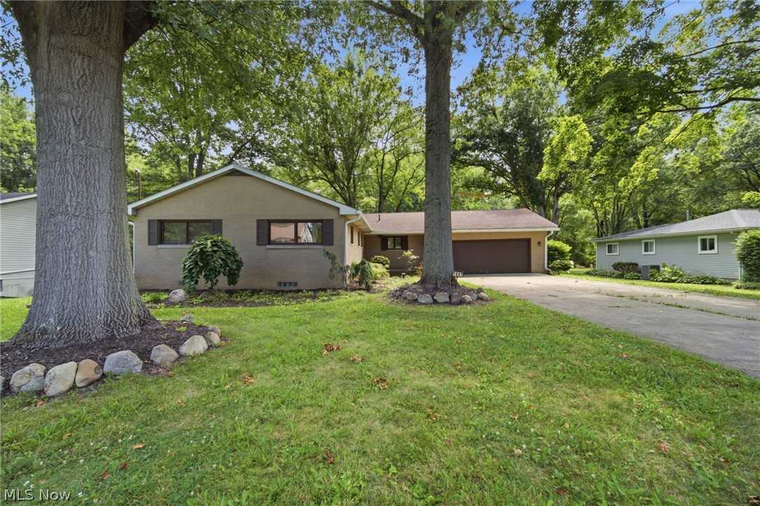 1097 Oak Tree Road Property Photo 1