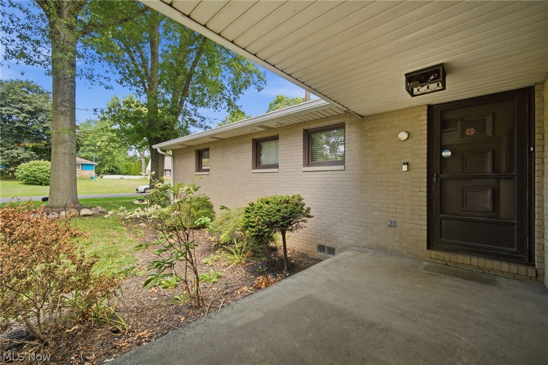 1097 Oak Tree Road Property Photo 3