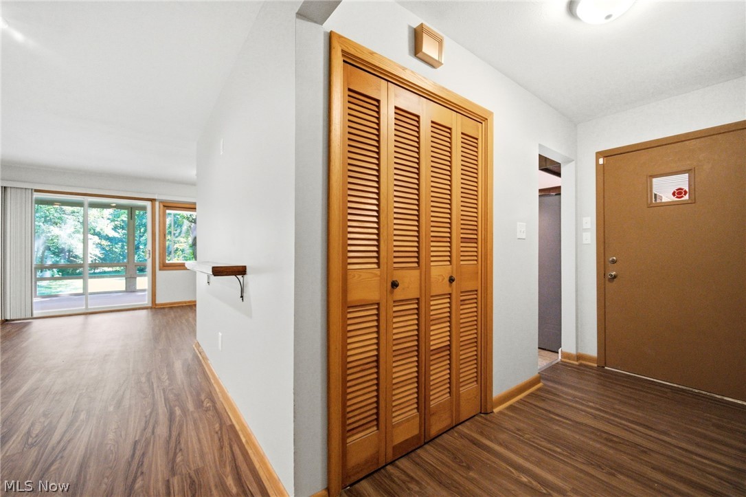 1097 Oak Tree Road Property Photo 4