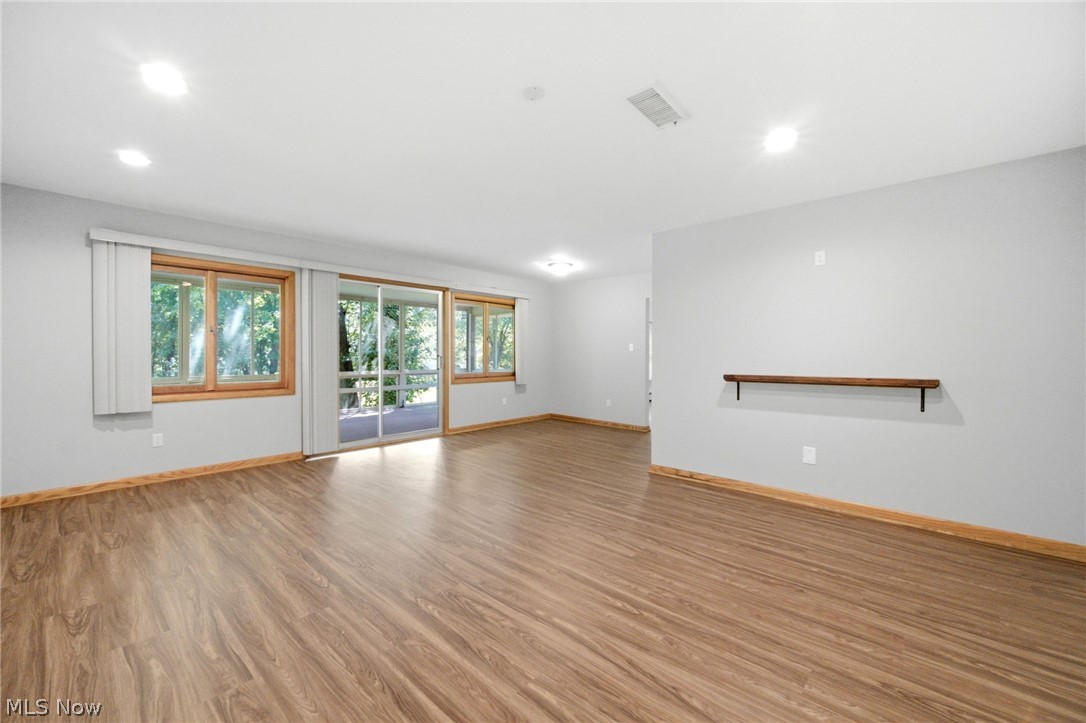 1097 Oak Tree Road Property Photo 6