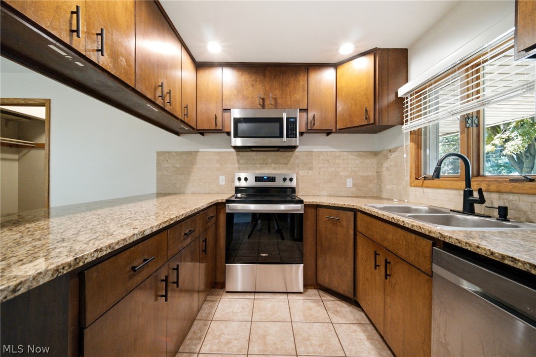 1097 Oak Tree Road Property Photo 7