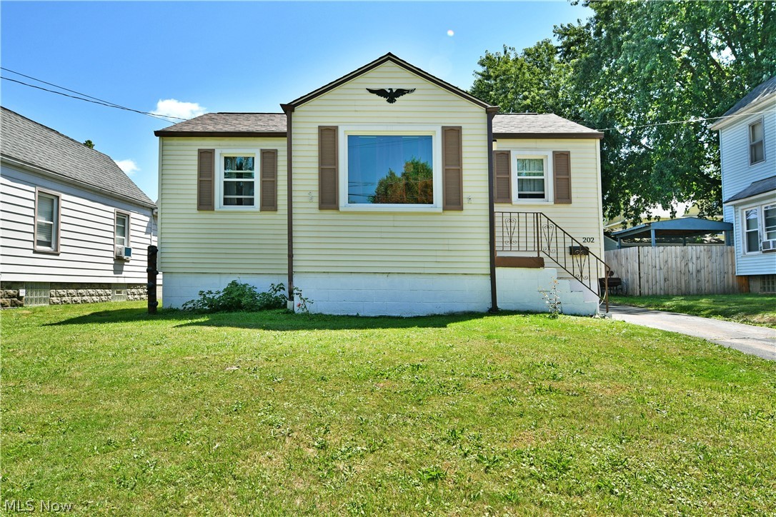 202 Elm Street Property Photo 2