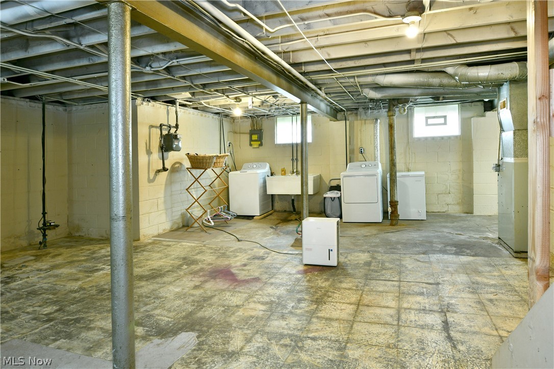 202 Elm Street Property Photo 33