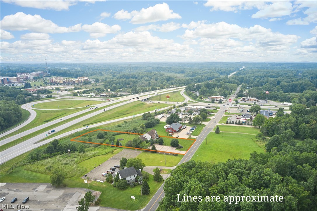 4250 Lynn Road Property Photo 4