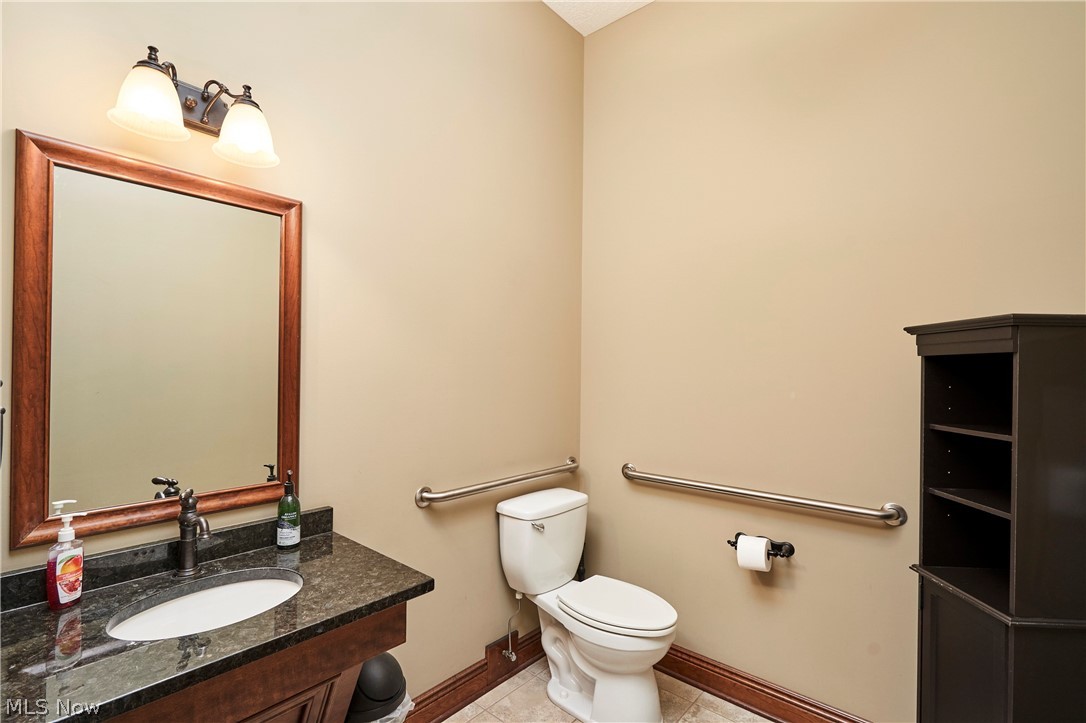 4250 Lynn Road Property Photo 11