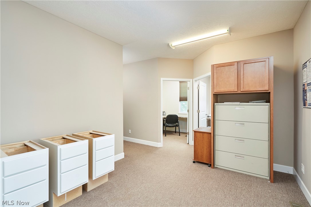 4250 Lynn Road Property Photo 12