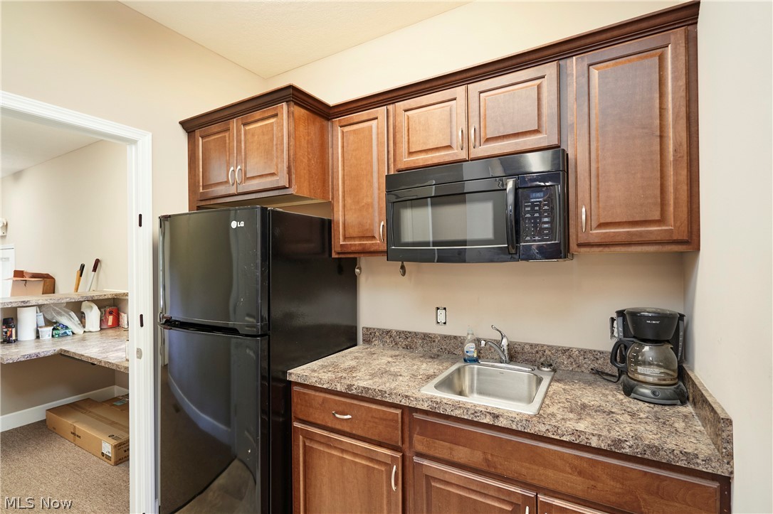 4250 Lynn Road Property Photo 14