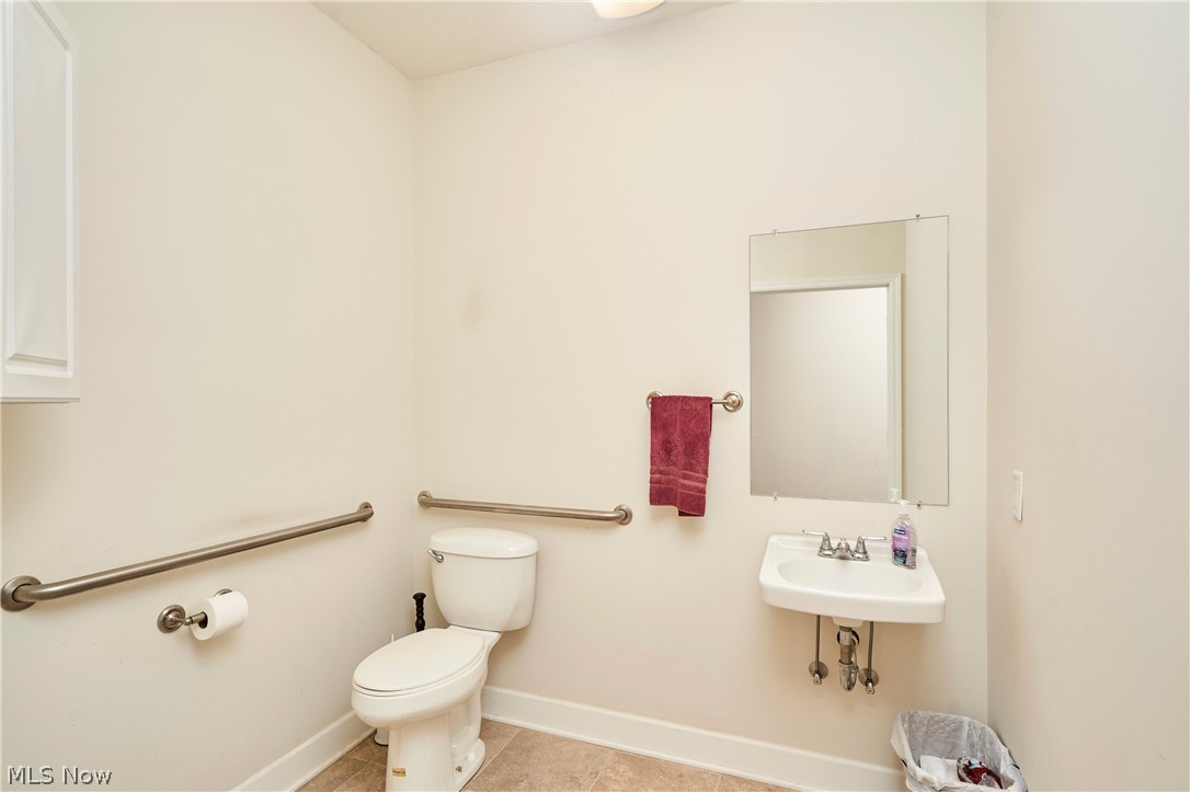 4250 Lynn Road Property Photo 15