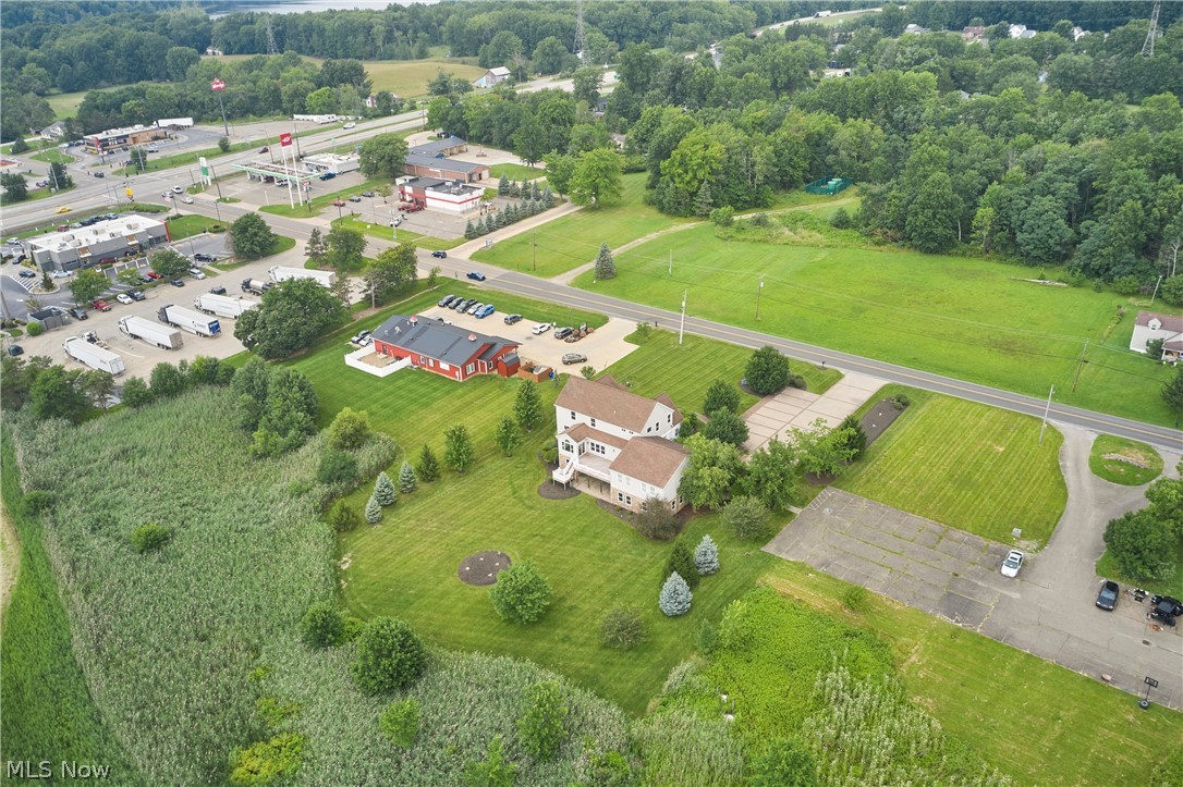 4250 Lynn Road Property Photo 42
