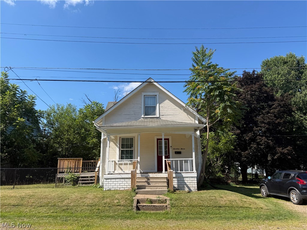 1711 Bonnot Place Ne Property Photo 1