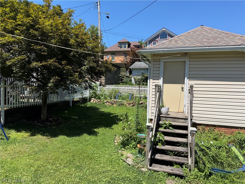 605 Mckinnon Avenue Property Photo 2