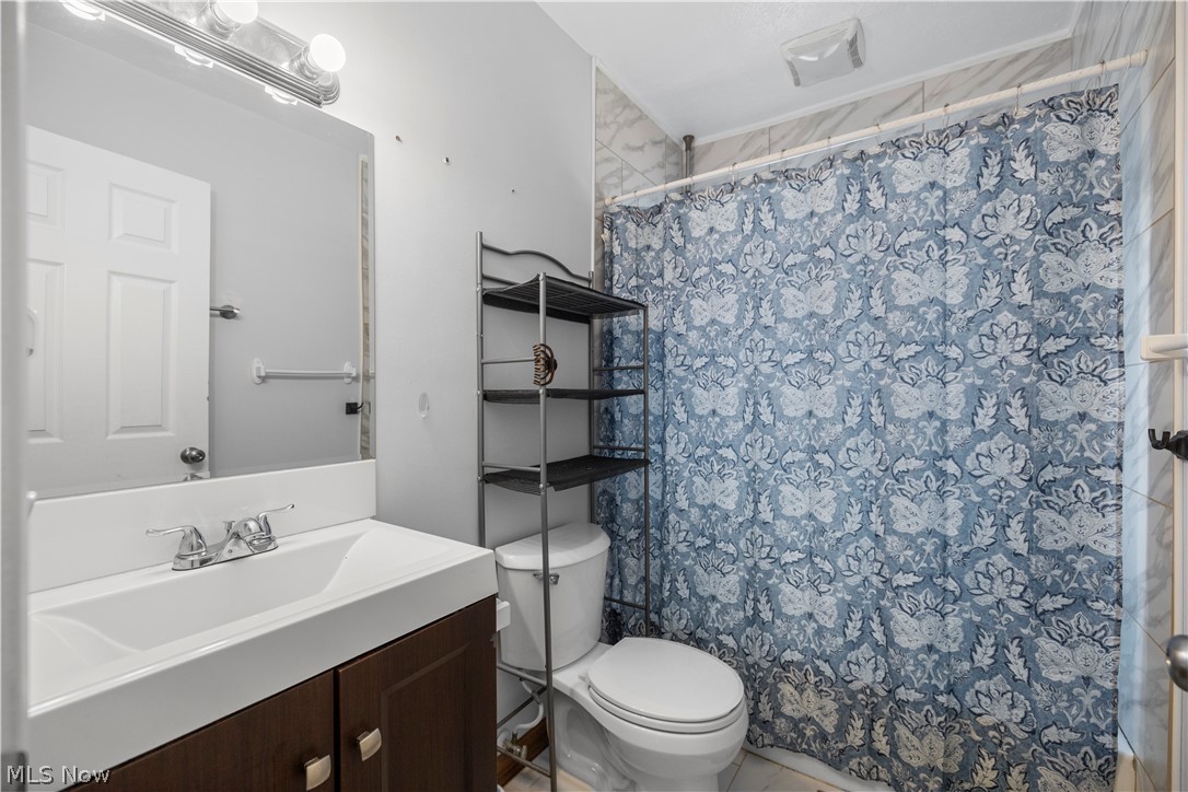 5200 Royalton Road D12 Property Photo 10