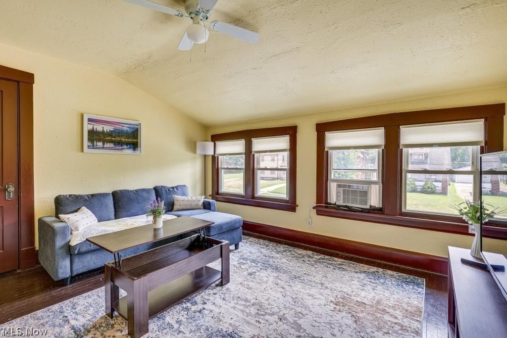 440 Ferndale Avenue Property Photo 2