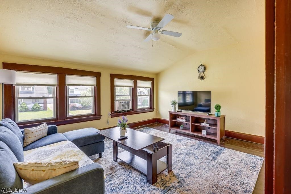 440 Ferndale Avenue Property Photo 3
