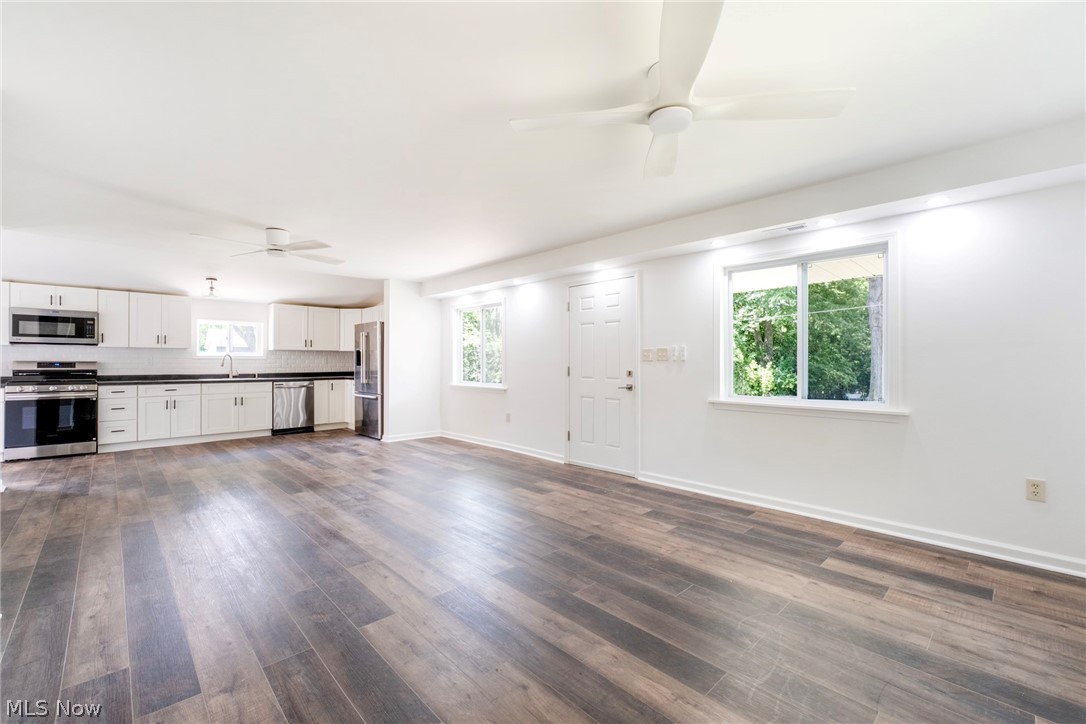 9 Dravis Drive Property Photo 3