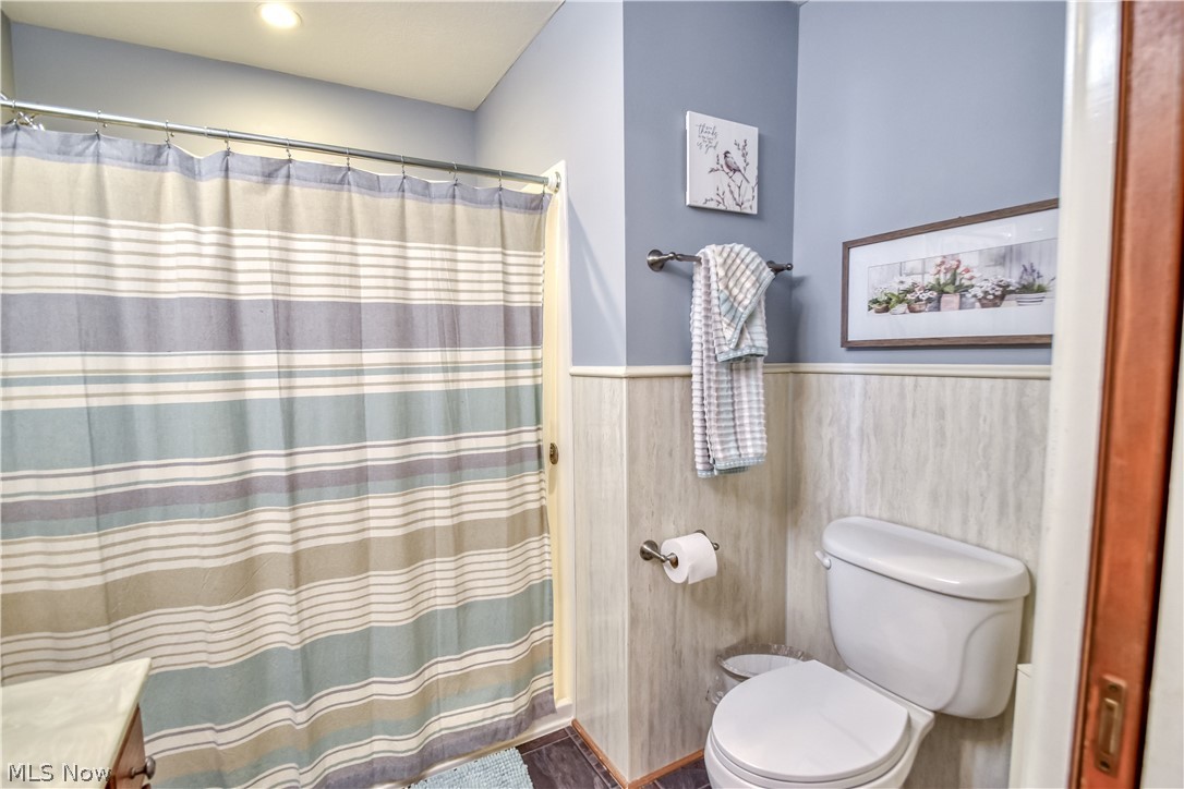 439 E 305th Street Property Photo 21
