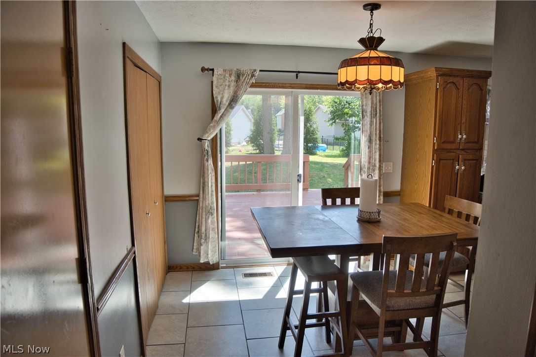 2758 Parkplace Drive Property Photo 6