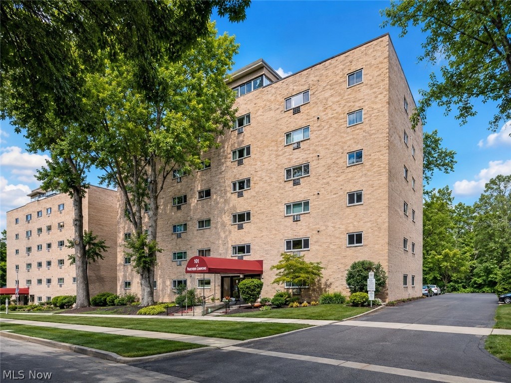 115 S Rocky River Drive 101