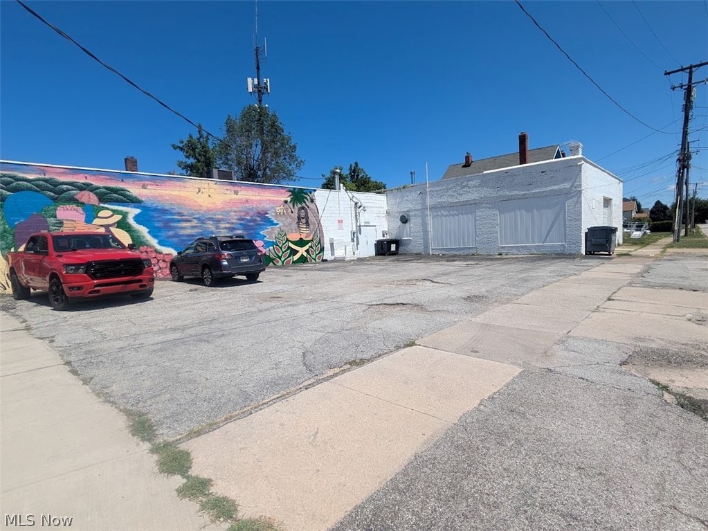 651 E 185th Street Property Photo 3