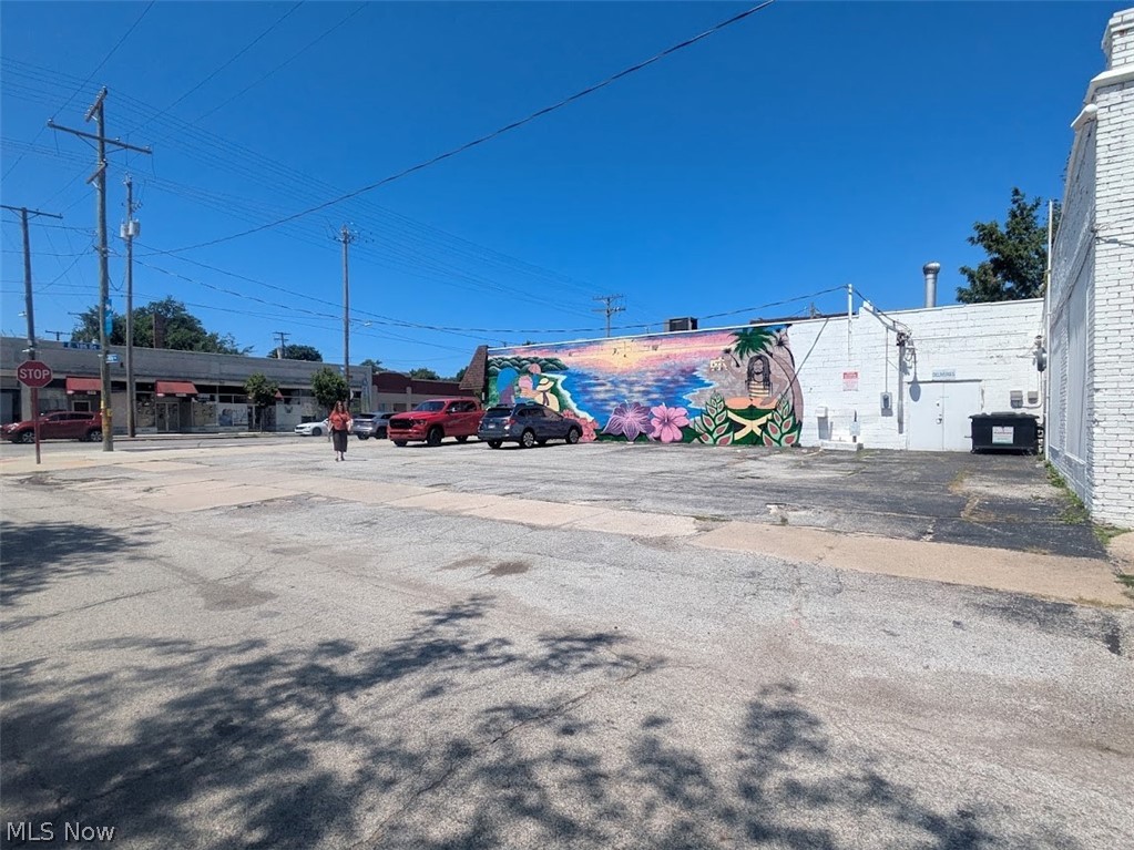 651 E 185th Street Property Photo 4
