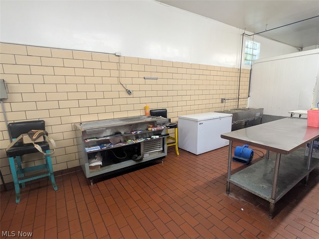 651 E 185th Street Property Photo 10