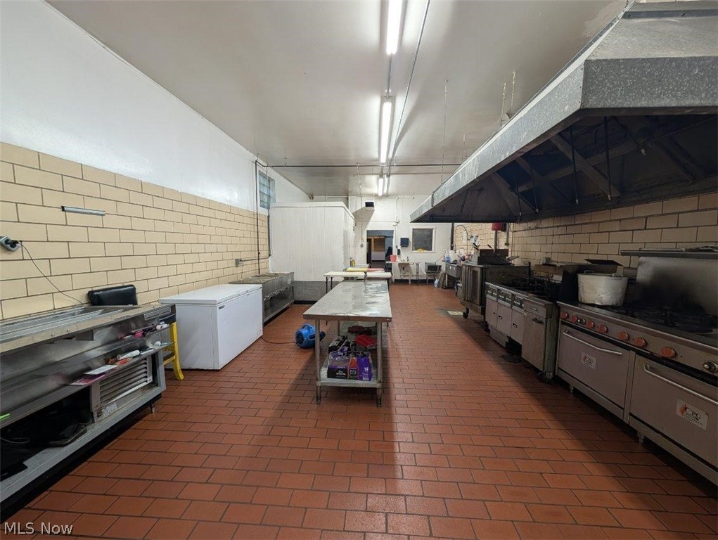 651 E 185th Street Property Photo 22