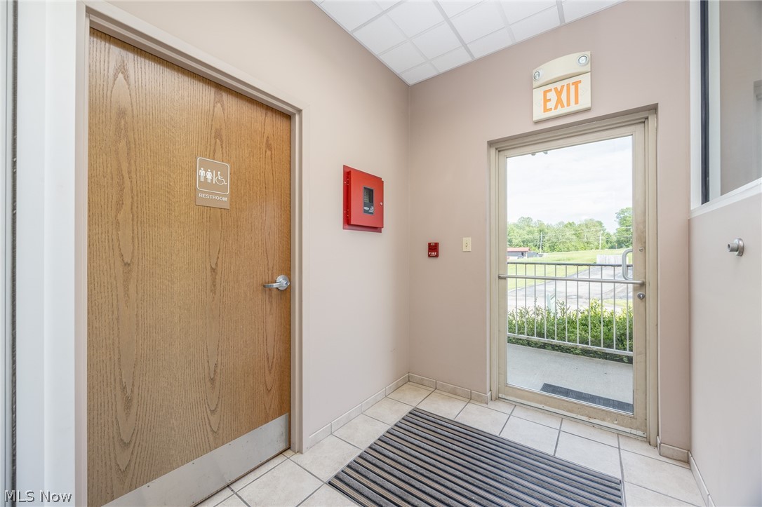 10 White Oak Professional Center Property Photo 7