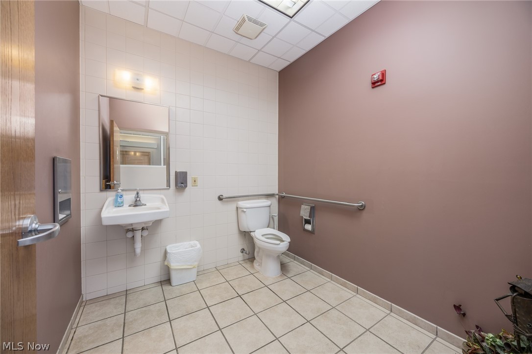 10 White Oak Professional Center Property Photo 10