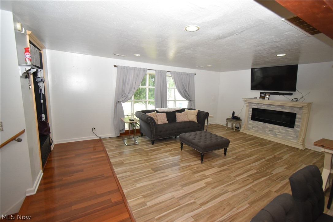 29663 Sutton Drive Property Photo 5