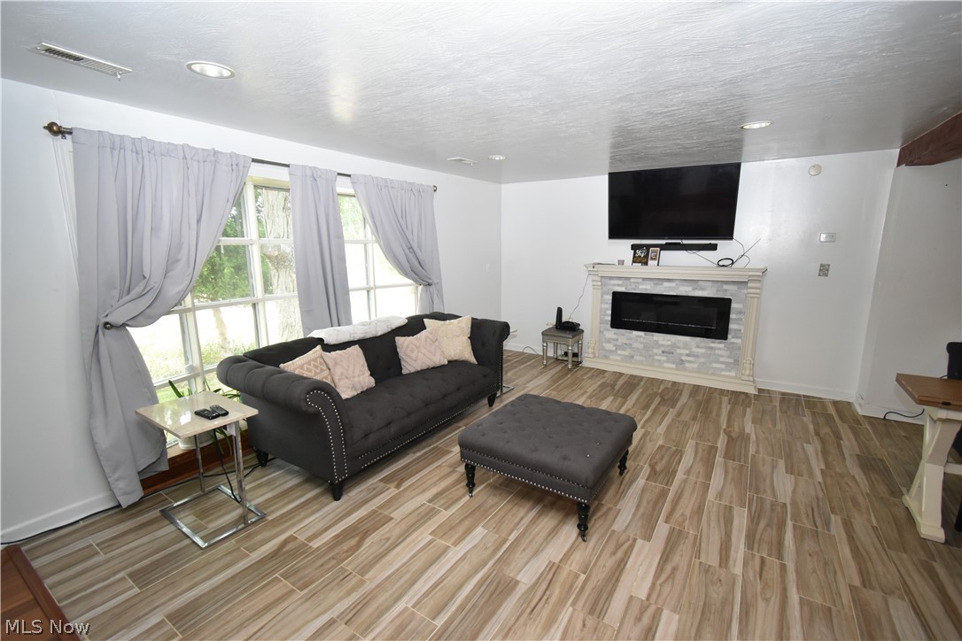 29663 Sutton Drive Property Photo 8