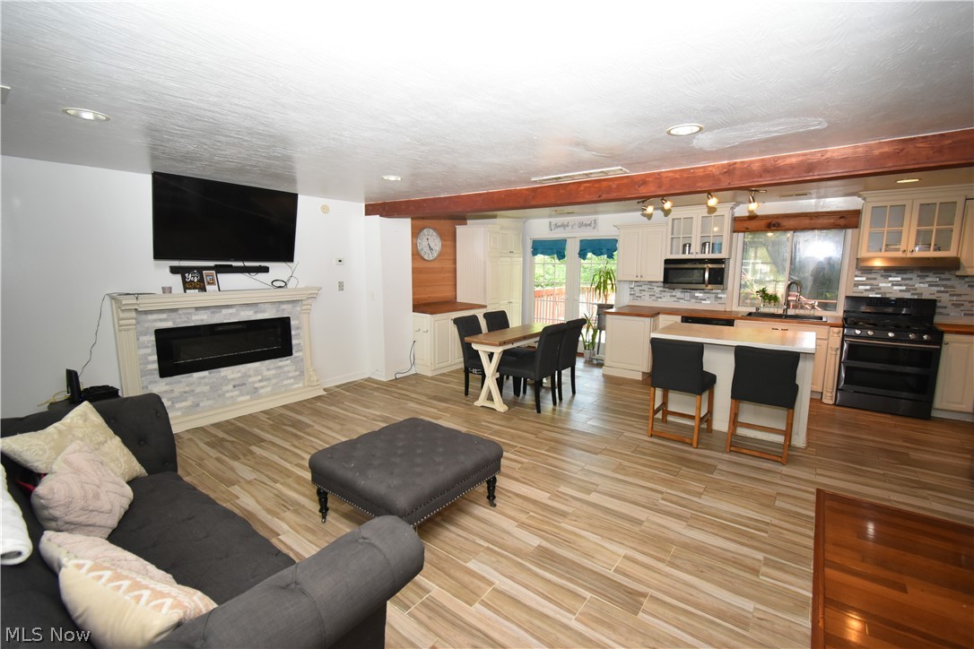29663 Sutton Drive Property Photo 10
