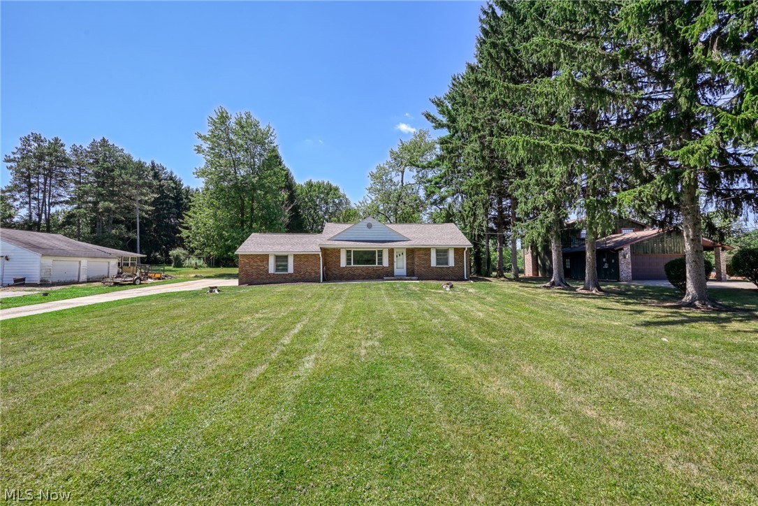 7570 Richmond Road Property Photo 1