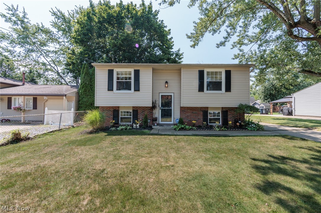 1404 Kendale Drive Property Photo 2