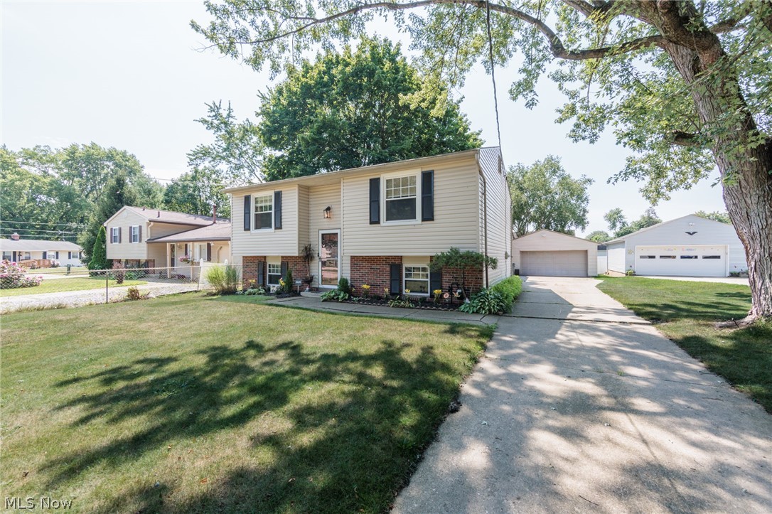 1404 Kendale Drive Property Photo 3