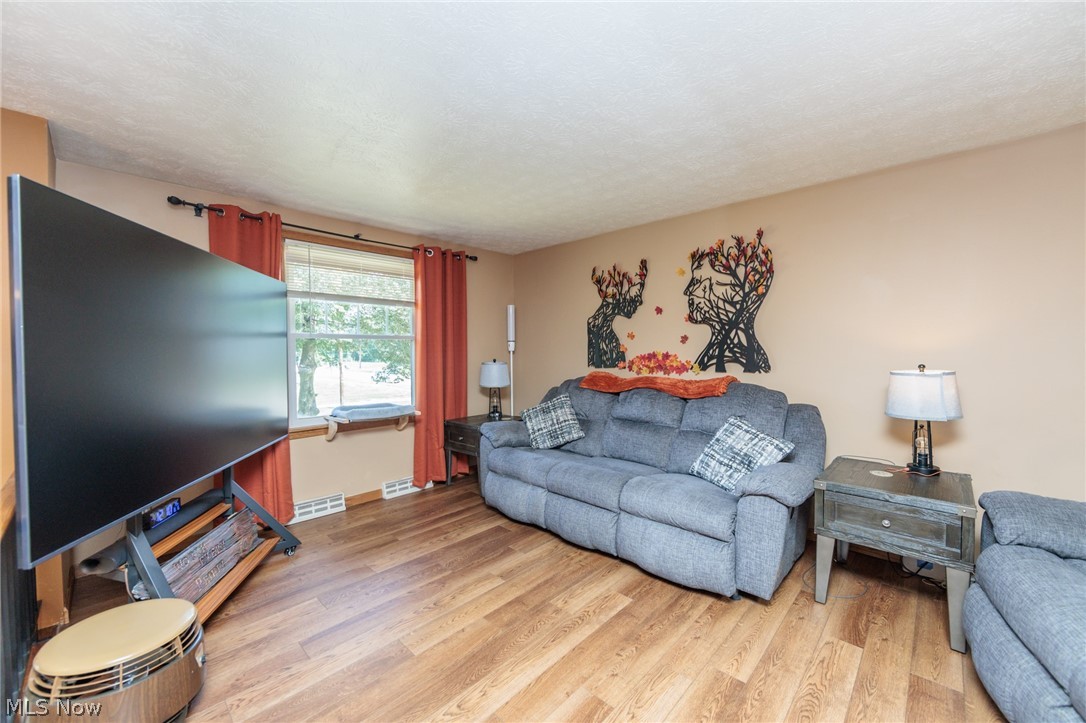 1404 Kendale Drive Property Photo 9