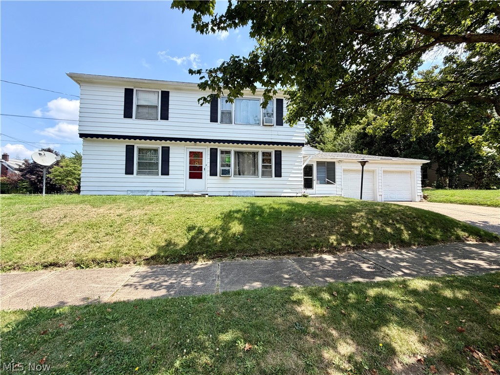 526 N Firestone Boulevard Property Photo 8