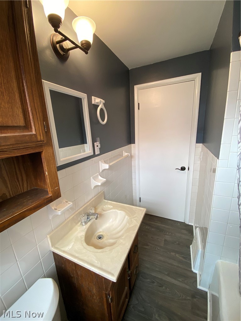 526 N Firestone Boulevard Property Photo 19