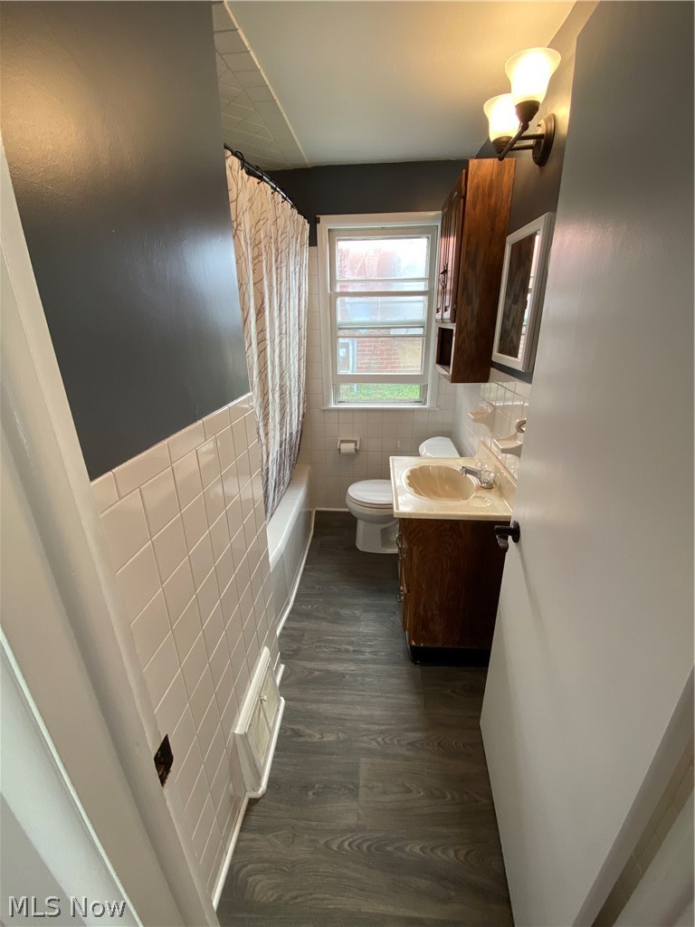 526 N Firestone Boulevard Property Photo 20