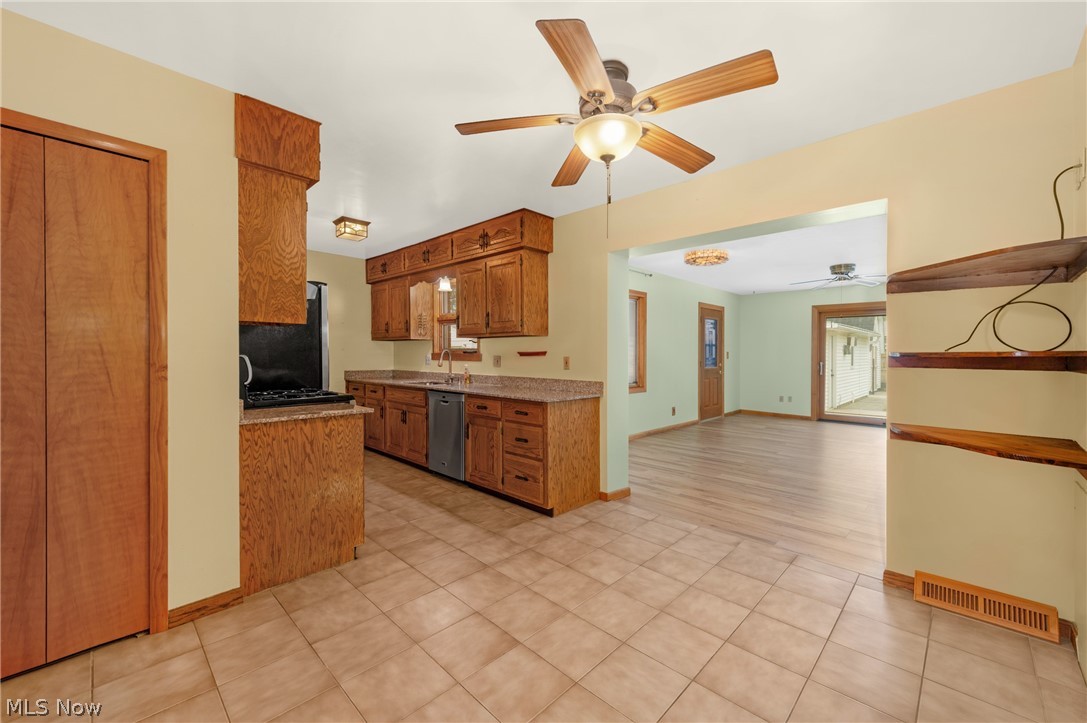 845 Jamestown Avenue Property Photo 11