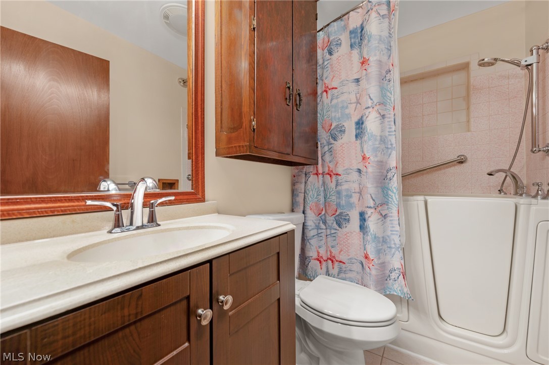 845 Jamestown Avenue Property Photo 23