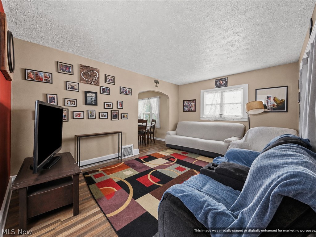 912 Hunt Street Property Photo 6