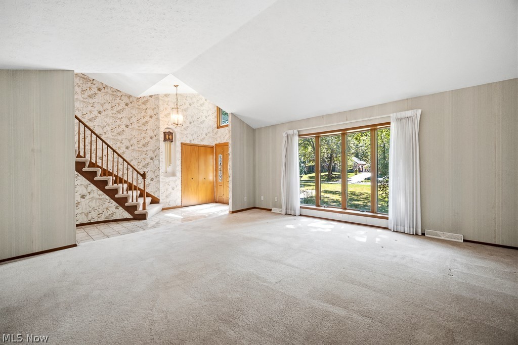 6551 Queens Way Property Photo 4