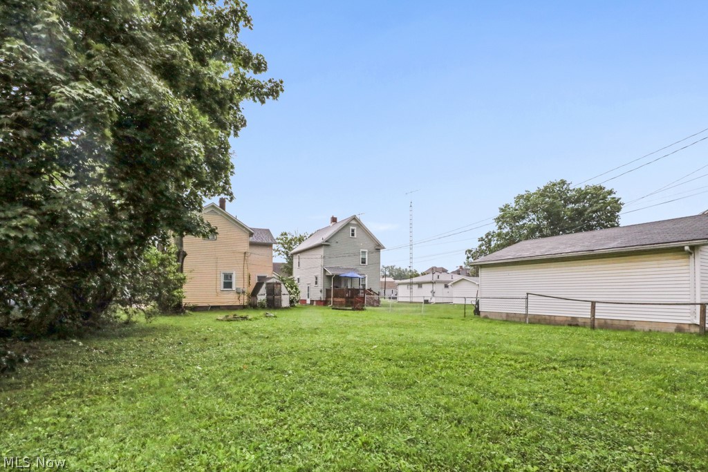 225 W Indiana Avenue Property Photo 3