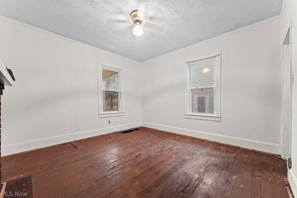 225 W Indiana Avenue Property Photo 6