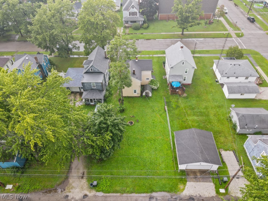 225 W Indiana Avenue Property Photo 32