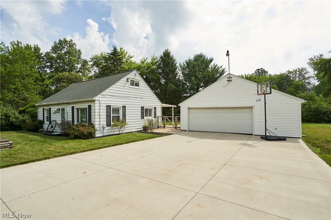 3261 Dewalt Drive Property Photo 2