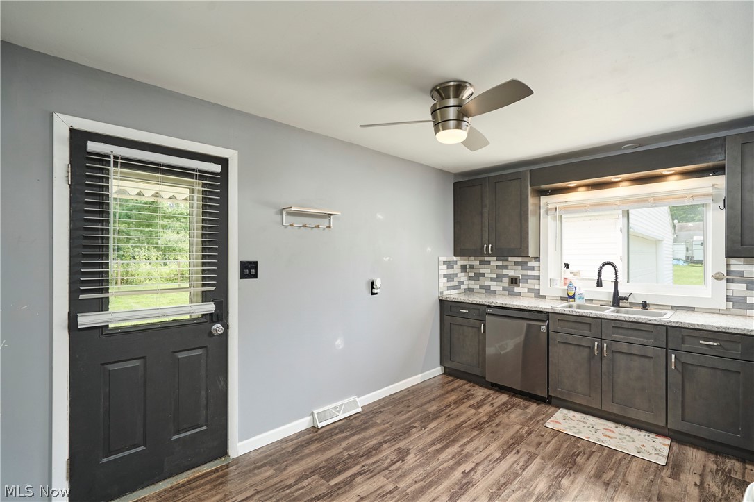 3261 Dewalt Drive Property Photo 4