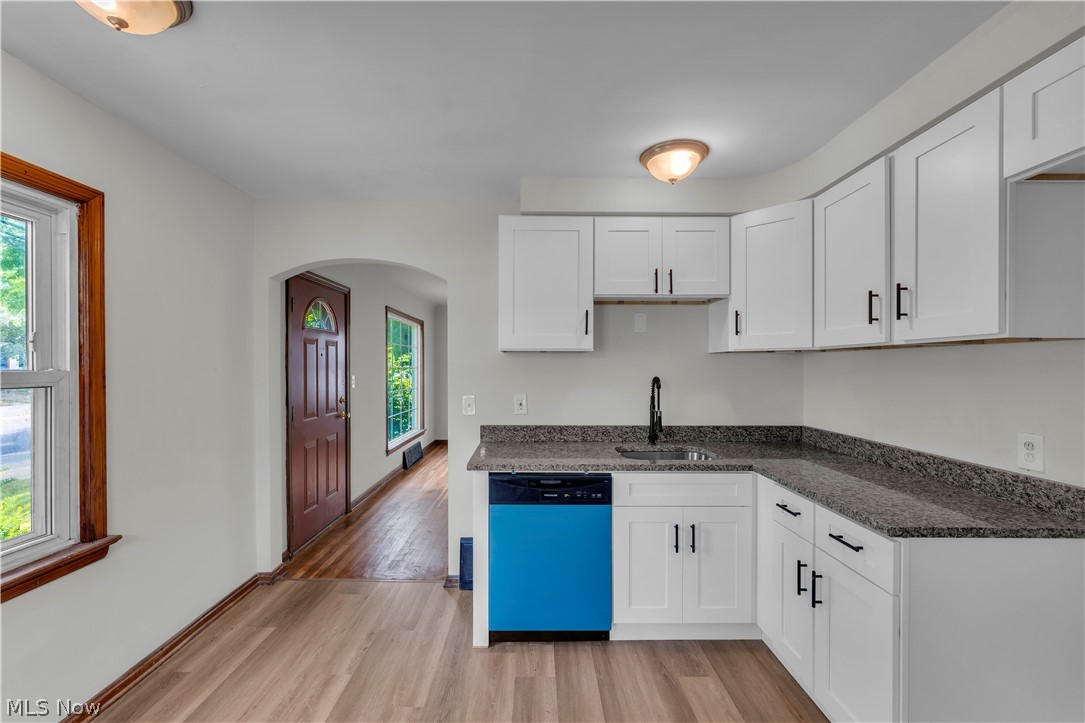 14404 Rockside Road Property Photo 8
