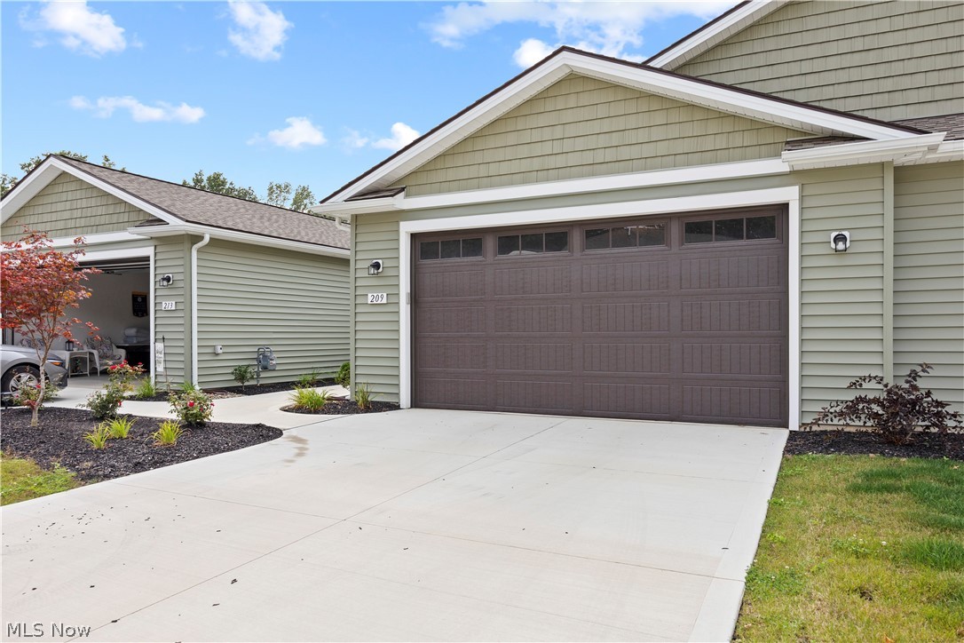 209 Alexander Drive Property Photo 2
