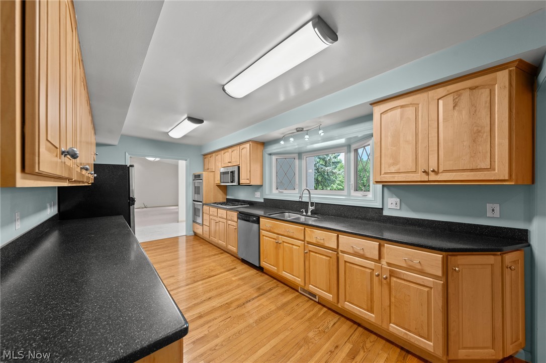 24800 Shaker Boulevard Property Photo 12